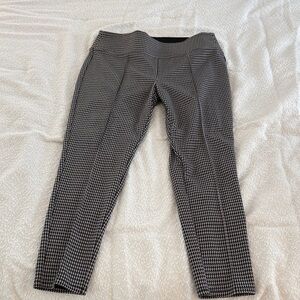 Women’s pull on legging Houndstooth Pants